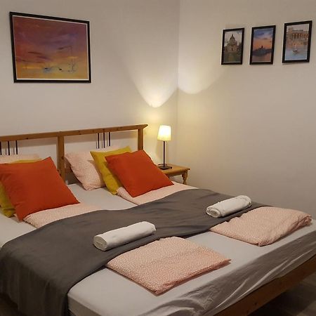Michael Apartment With 2 Rooms Near Gozsdu Udvar Budapest Exteriör bild